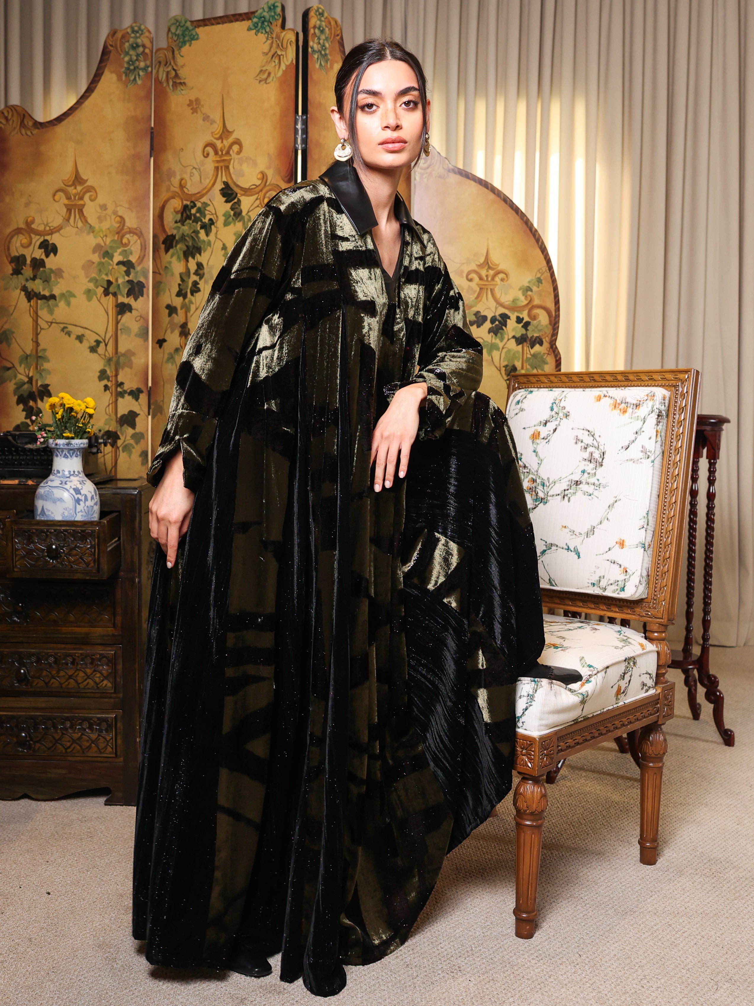 Velvet Olive Dress دراعة مخمل زيتي