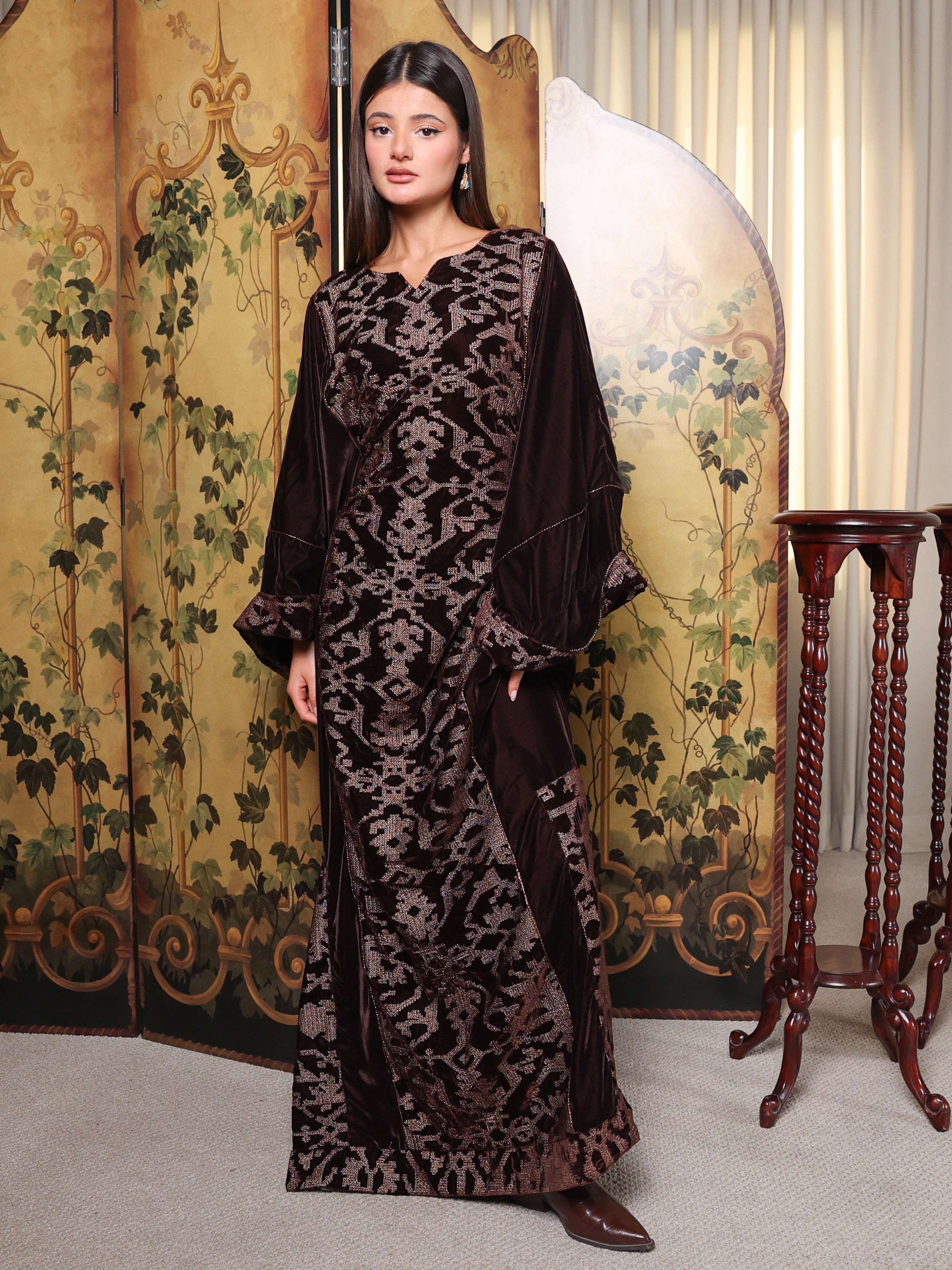 Brown velvet patterned dress  دراعة مخمل بني مطرزة