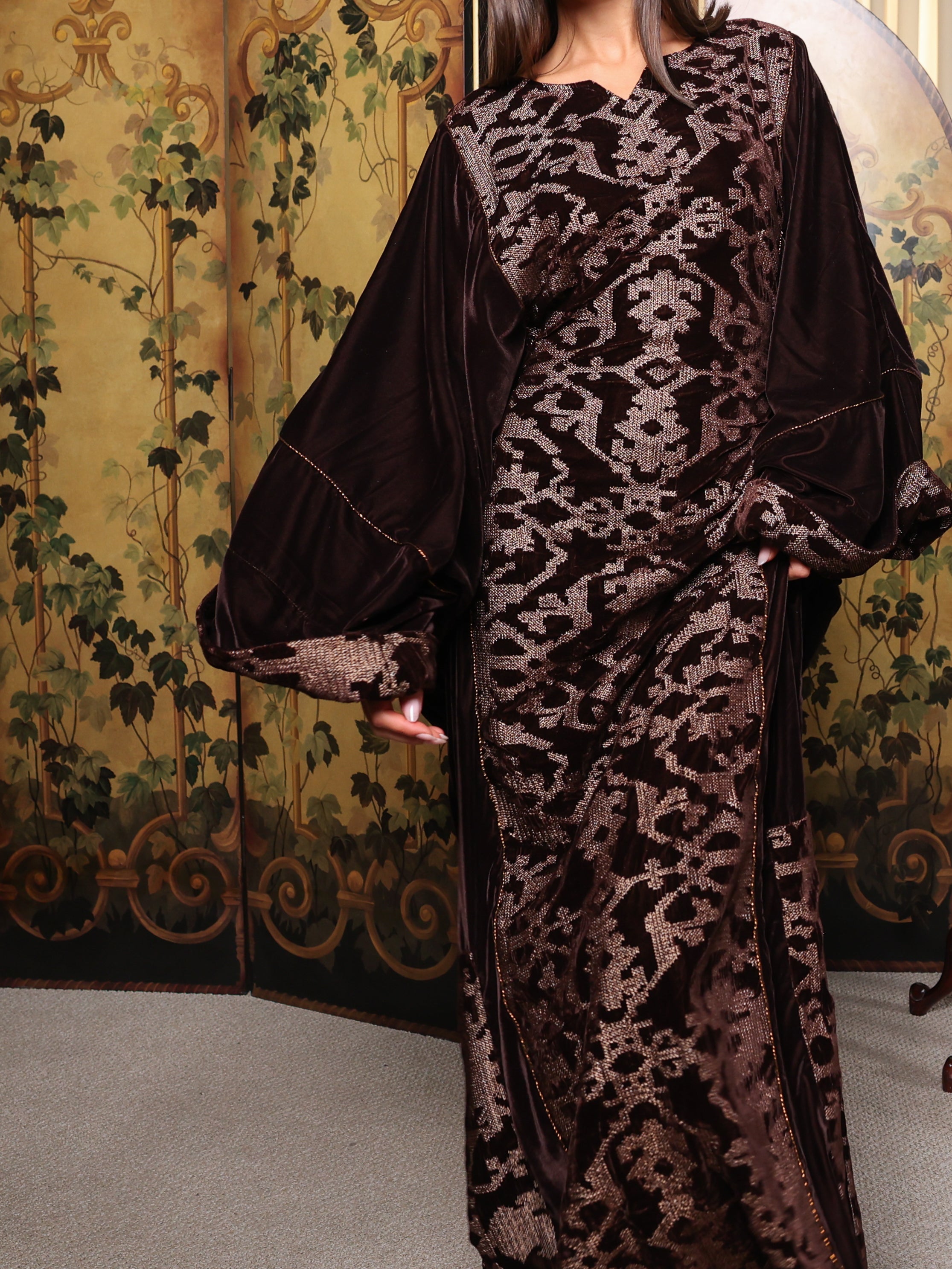 Brown velvet patterned dress  دراعة مخمل بني مطرزة