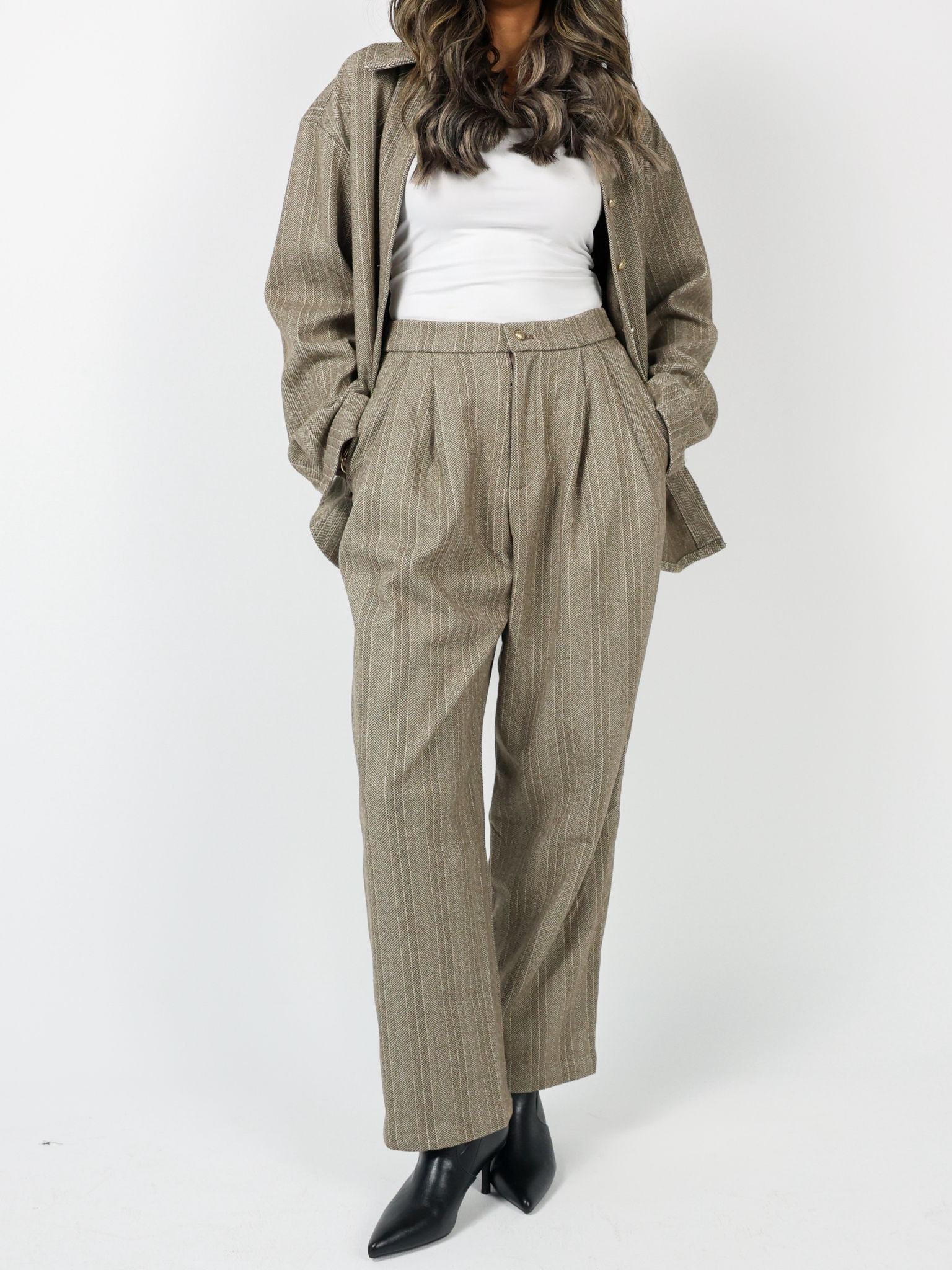 Striped Wool-blend Set  بدلة صوف مقلم