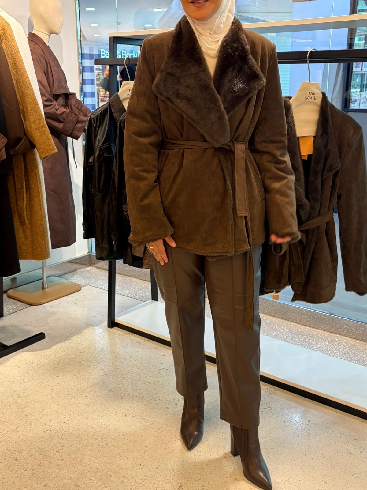 Sheepskin Fur Coat معطف شمواه مع فرو