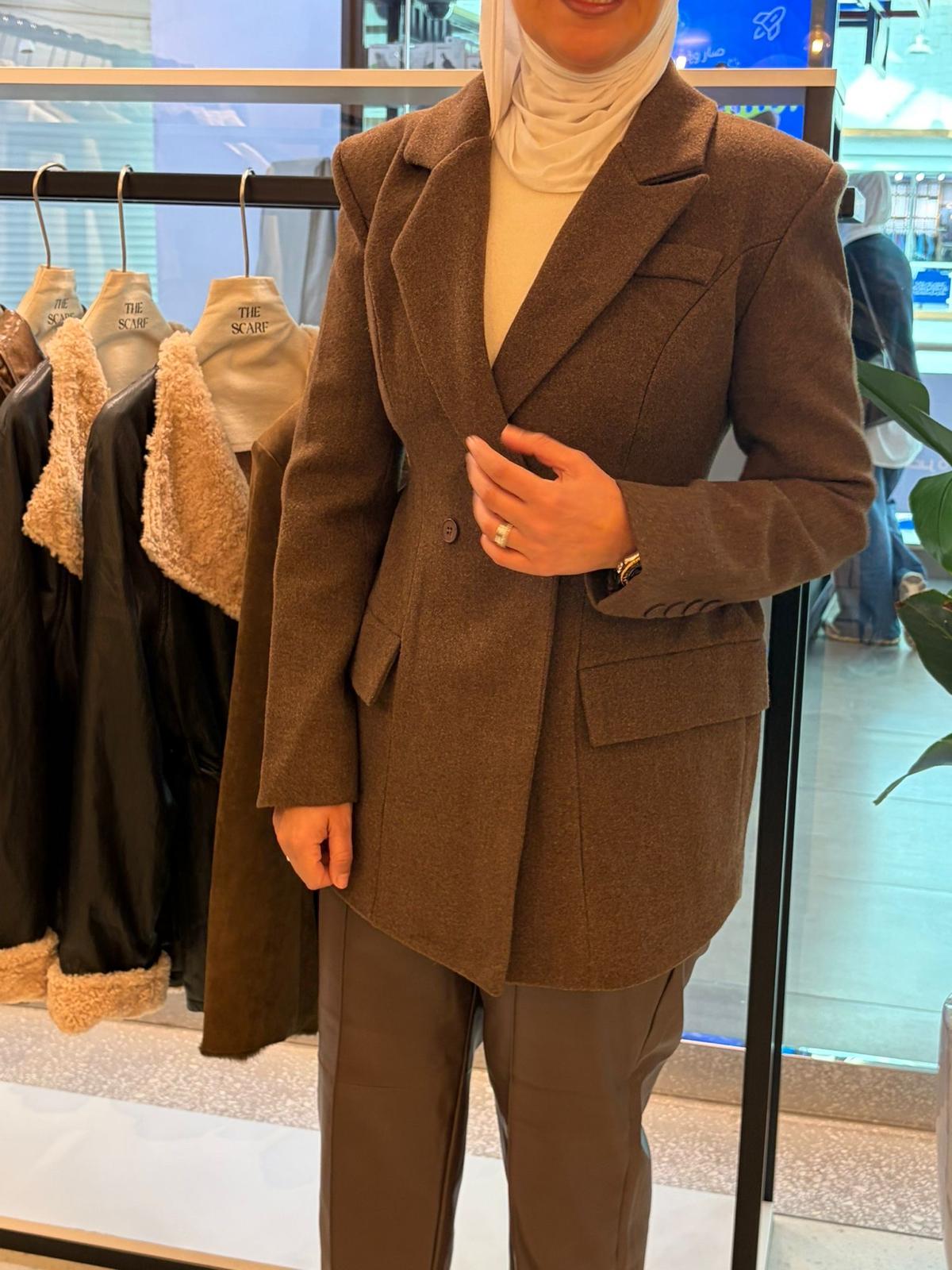 Wool blend fitted blazer جاكت بليزر صوف
