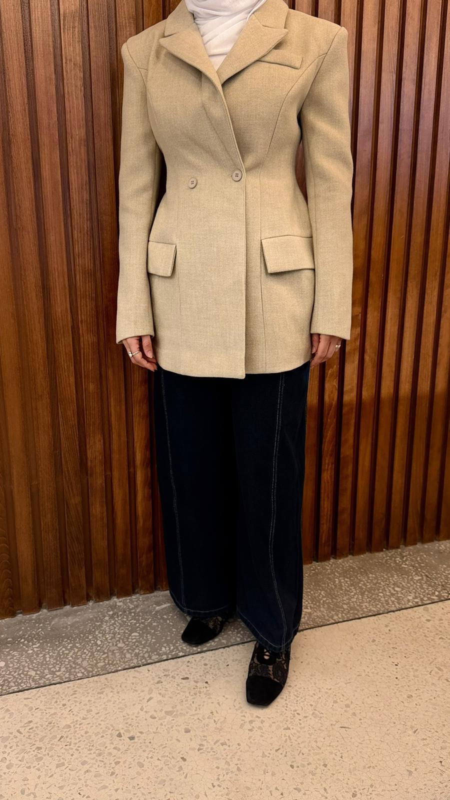 Wool blend fitted blazer جاكت بليزر صوف