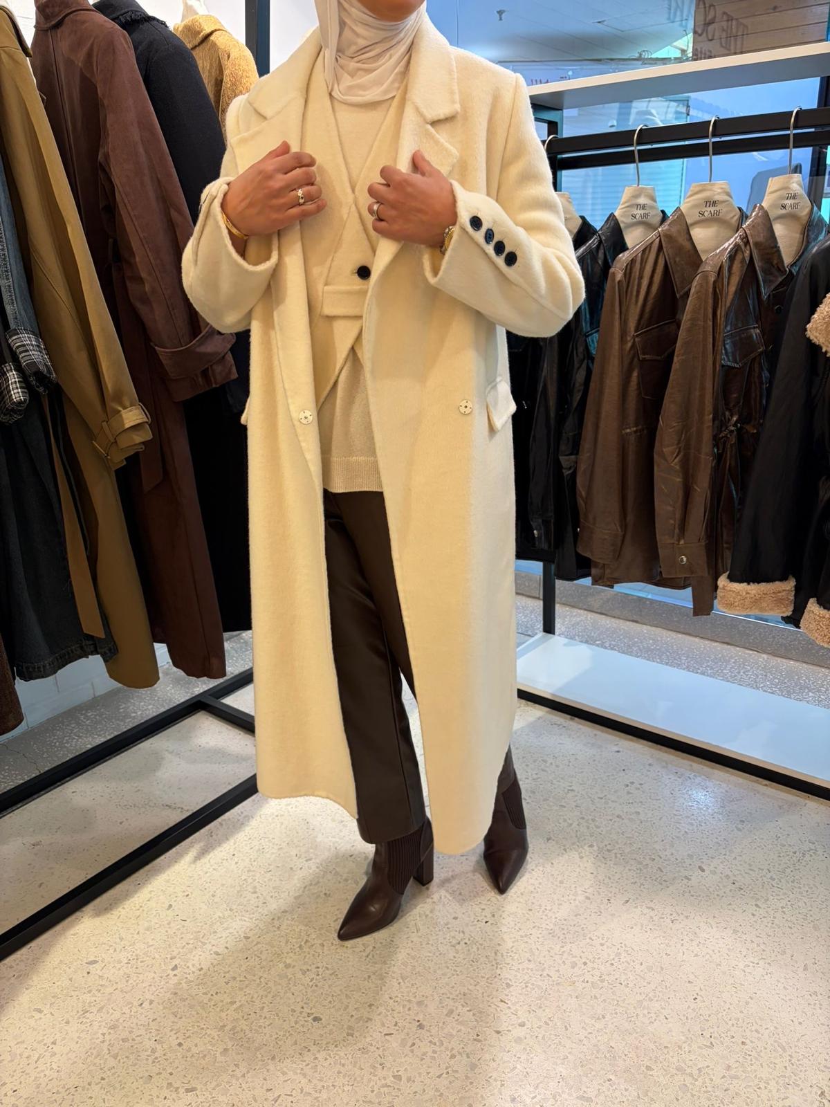 Long Double Pocket Chester Coat معطف صوف أوف وايت