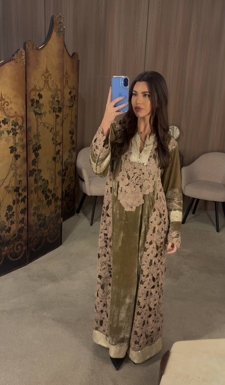 Dark Beige w/crochet دراعة بيج داكن مع كروشيه