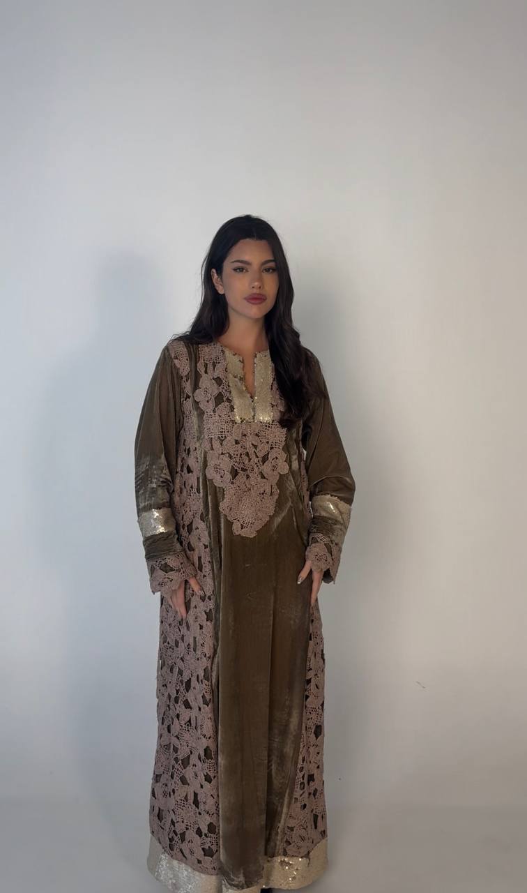 Dark Beige w/crochet دراعة بيج داكن مع كروشيه