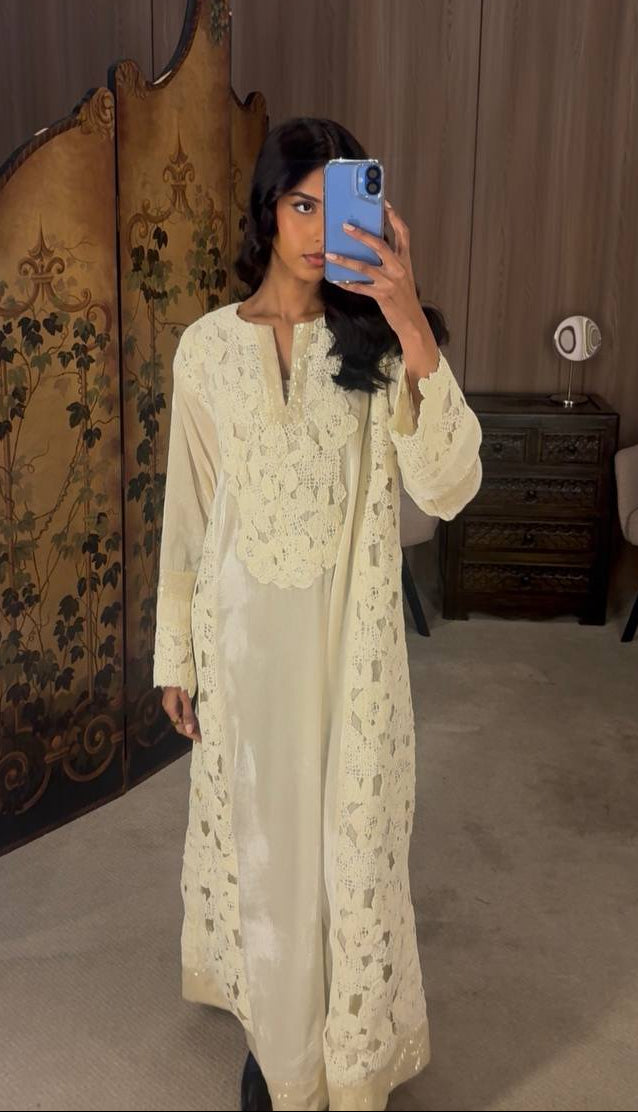 Off White w/crochet دراعة أوف وايت مع كروشيه